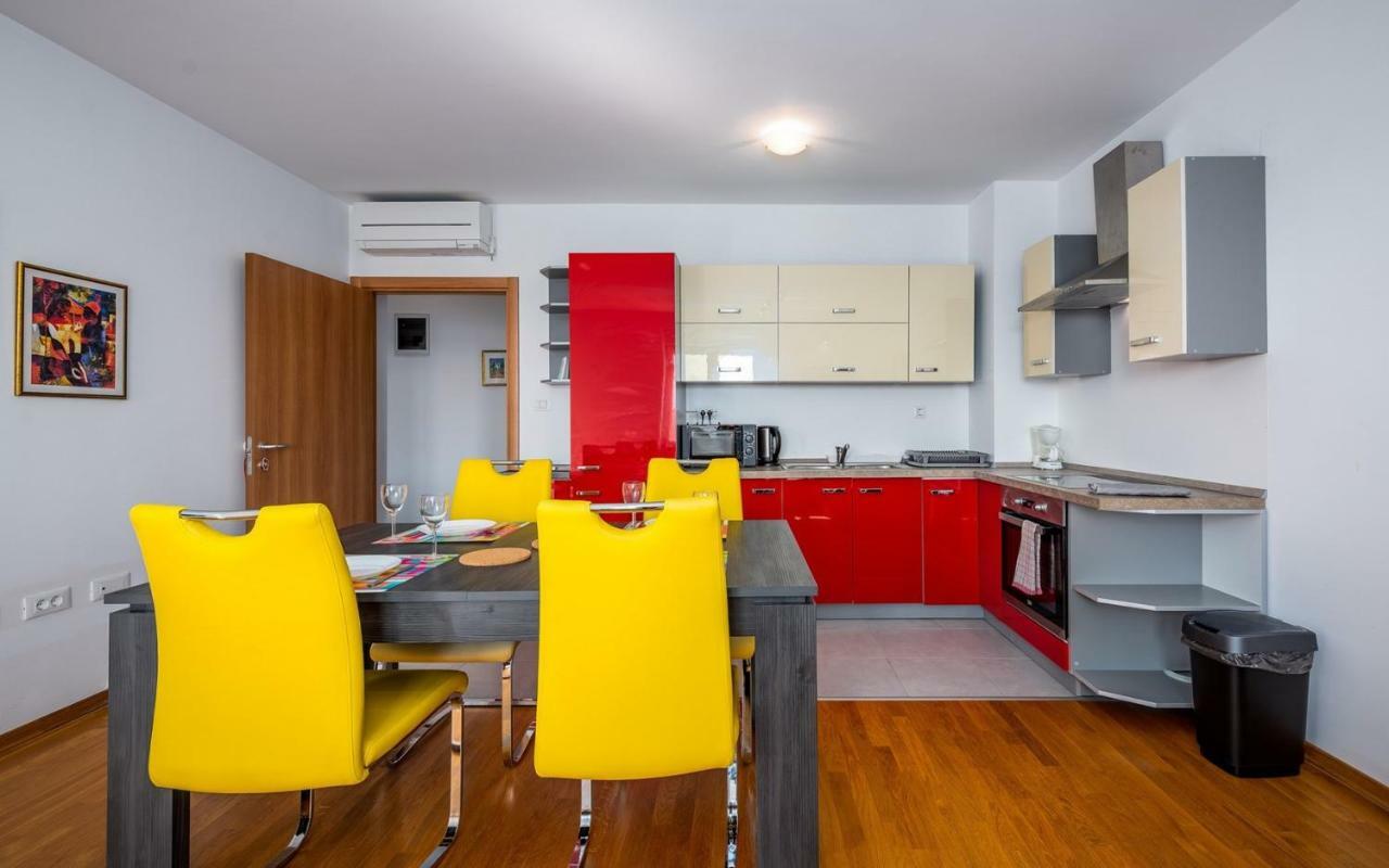 Laura House With Apartment 乌马格 外观 照片