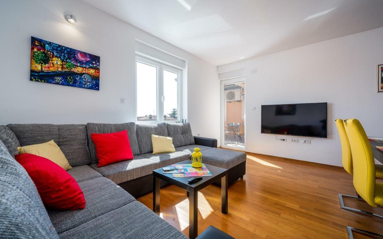 Laura House With Apartment 乌马格 外观 照片