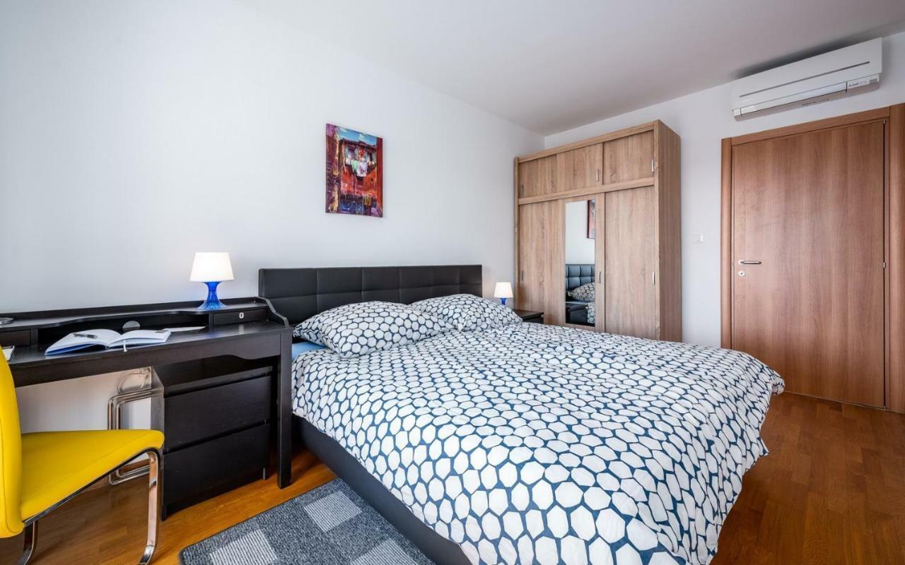 Laura House With Apartment 乌马格 外观 照片